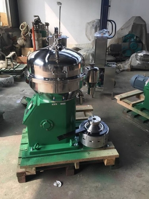 De professionele centrifuge van de Kom centrifugaalseparator met pijp