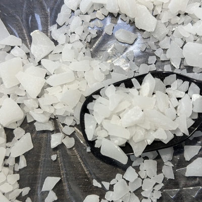 Van het het Sulfaat17% Aluminium van het aluminiumsulfaat het Waterbehandeling, de Chemische producten Wit Poeder van de Waterbehandeling/korrelig